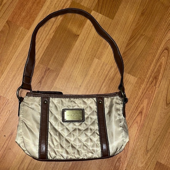 Harve Benard women’s gold quilted mini shoulder bag - Picture 2 of 8